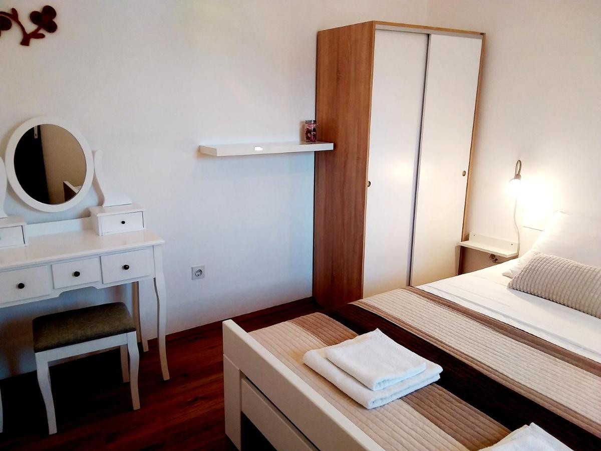 Apartman Tomo Pula Dış mekan fotoğraf